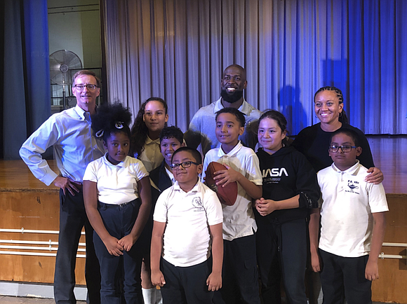 Earlier this week, Giants safety Michael Thomas, UnitedHealthcare, United Way of NYC and Dreambuilders donated nearly 500 backpacks full of ... Earlier this week, Giants safety Michael Thomas, UnitedHealthcare, United Way of NYC and Dreambuilders donated nearly 500 backpacks full of ...