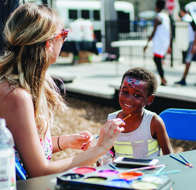 Breakthrough, a community-based nonprofit organization working in East Garfield Park, recently hosted its final weekly Light in the Night event of the summer. Photo Credit: Breakthrough