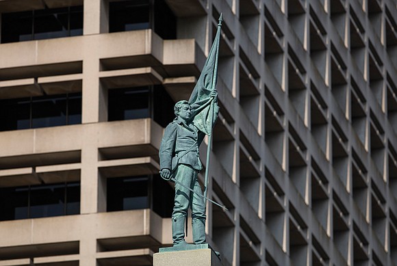 Norfolk can relocate a Confederate monument despite a state law barring the removal of war memorials, the city’s top prosecutor ...