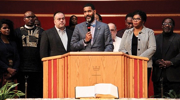 This Thanksgiving, 5,888 families in Cook County, Ill., will receive a card with the names of several congregations belonging to ...