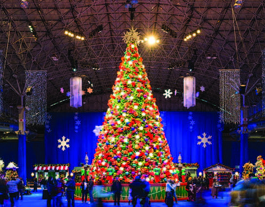 ‘Tis the season for holiday fun at Navy Pier’s 19th annual Fifth Third Bank Winter WonderFest! For more than five weeks, guests can dash through an indoor winter wonderland as Chicago’s iconic lakefront destination transforms its Festival Hall into a dazzling spectacle with 170,000 square feet of holiday-themed fun.