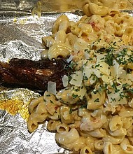 Good eats at the Turkey Leg Hut