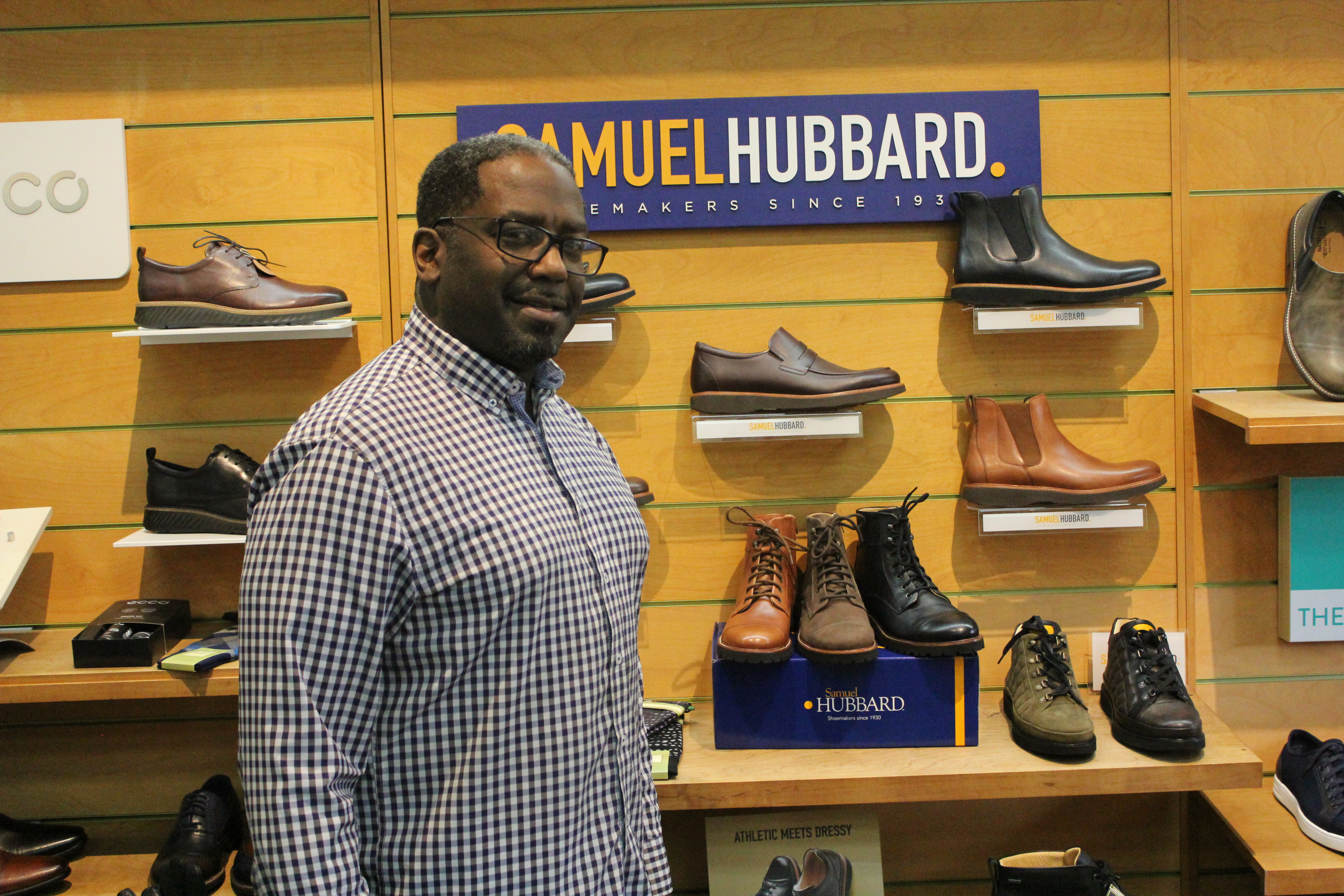 HYDE PARK SHOE STORE SNAGS TOP RANKING Citizen Newspaper