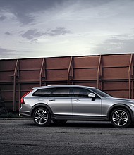 2019 Volvo V90 Cross Country