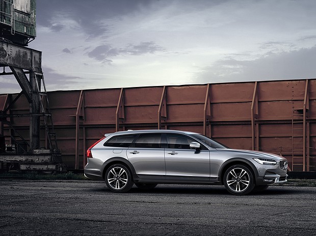 2019 Volvo V90 Cross Country