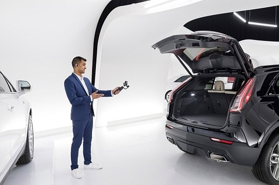 Part personal shopper, part interactive digital showroom, Cadillac Live offers the ability to conveniently explore Cadillac’s lineup from anywhere.