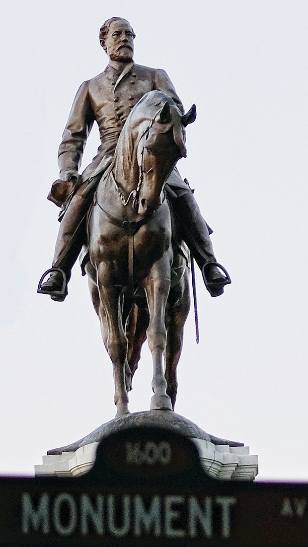 Robert E. Lee monument