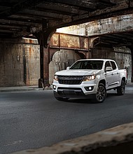 The street-focused 2019 RST is based on the LT trim and adds monochromatic exterior offset with black beltline and body side moldings. It also adds a black tailgate bowtie, Colorado and RST badges. The RST is also the first Colorado to offer 20-inch wheels – finished in low-gloss black.