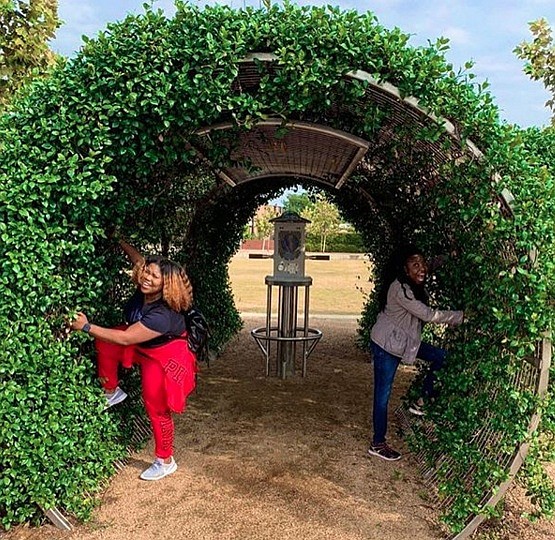 Jo-Carolyn and Totally Randie at Buffalo Bayou Park_photo by Swanky Maven