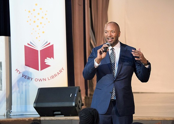 Among the goals of a literacy program managed by the University of Chicago, is to encourage more students to read ... Among the goals of a literacy program managed by the University of Chicago, is to encourage more students to read ...