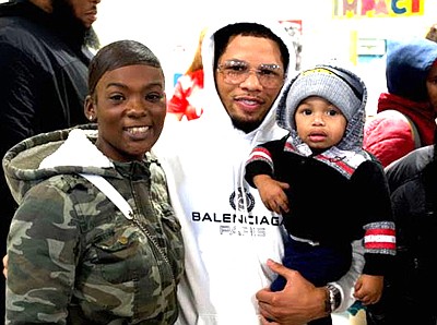 On Wednesday, December 18, 2019, members shopped with two-time Super Featherweight and Golden Gloves Champion Gervonta “Tank” Davis and Tammy ... On Wednesday, December 18, 2019, members shopped with two-time Super Featherweight and Golden Gloves Champion Gervonta “Tank” Davis and Tammy ...