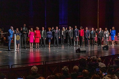 Mayor Turner swearing in the new Houston City Council