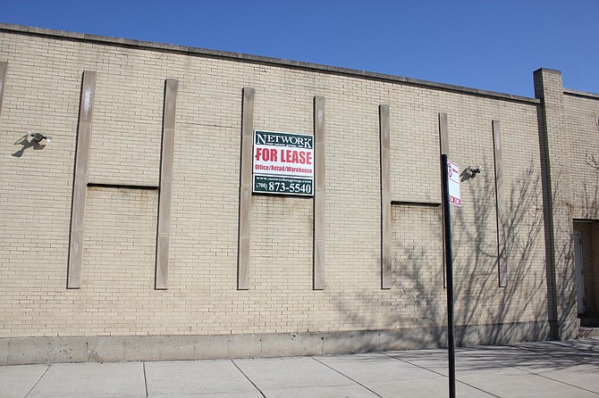 A proposal to redevelop a vacant building at 7401 S. State St. in Park Manor has residents at odds with the local alderman who supports the project even though an elementary school is located nearby.
Photo credit: Wendell Hutson