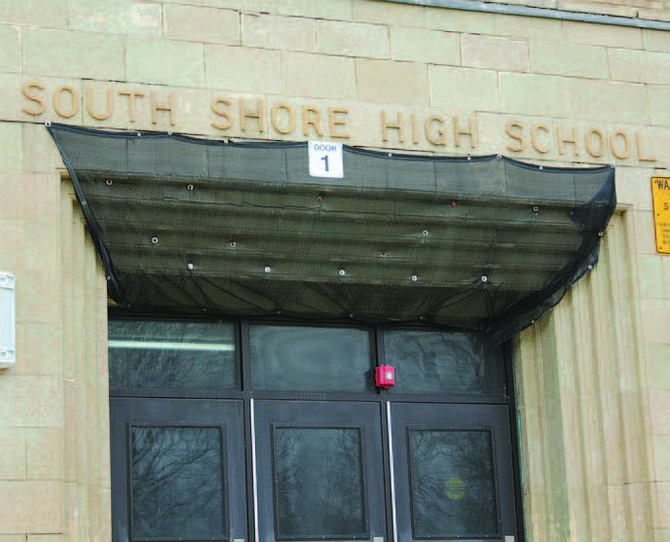 A 2-year lease proposal that must first be approved by the city council would allow the Chicago Police Department to use the former South Shore High School building as a satellite facility for classroom training for officers. Photo credit: Wendell Hutson