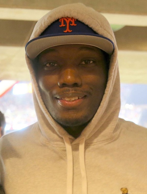 “Saturday Night Live” star and writer Michael Che has turned his grief into action to help others.