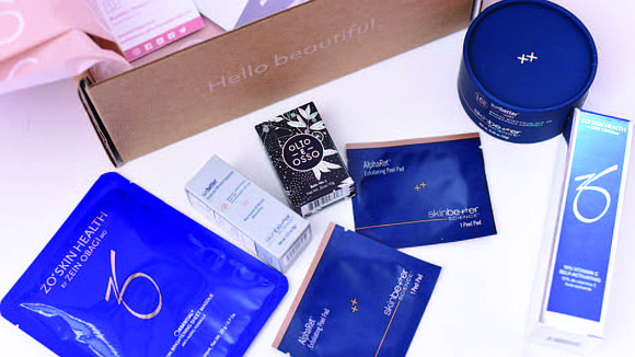 The Skin Clique, a skincare company headquartered in South Carolina, recently announced the national launch of the Beauty Knocks Box: ... The Skin Clique, a skincare company headquartered in South Carolina, recently announced the national launch of the Beauty Knocks Box: ...