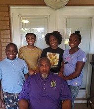 Antonio Scott with his children