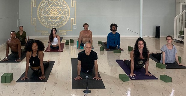 1st row: Marlon Hall, Jazmin Porter, Robert Boustany, Alexandra Charles, Autumn Kiskinis; 2nd row: Lillian Curbeira, Laura DeLaFuente, Kyle Krueger, Austin Dunhill
Photo taken by Saumil Manek