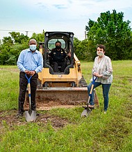 New Hope Housing Avenue J Groundbreaking. From left: Michael M. “Mack” Fowler, New Hope Housing Chairman Emeritus; Mayor Sylvester Turner, City of Houston; Sheriff Ed Gonzalez, Harris County; Joy Horak-Brown, New Hope Housing President and CEO; and Senator Carol Alvarado, Texas State Senate District 6.