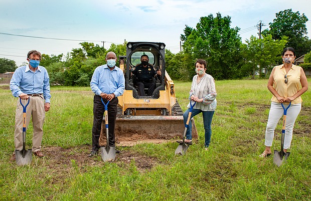 New Hope Housing Avenue J Groundbreaking. From left: Michael M. “Mack” Fowler, New Hope Housing Chairman Emeritus; Mayor Sylvester Turner, City of Houston; Sheriff Ed Gonzalez, Harris County; Joy Horak-Brown, New Hope Housing President and CEO; and Senator Carol Alvarado, Texas State Senate District 6.