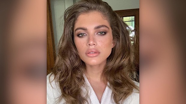 Valentina Sampaio becomes Sports Illustrated's first trans model.
Credit:	Instagram/valentts