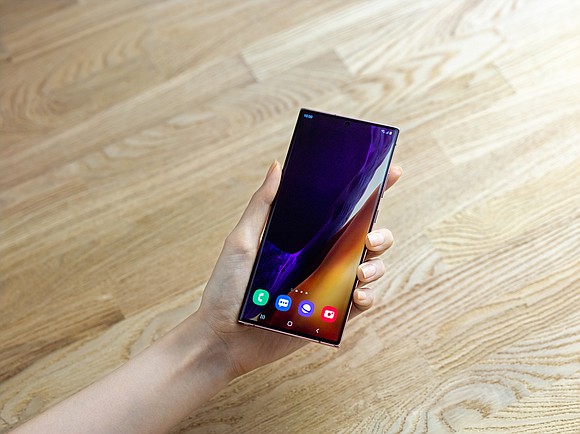 The Korean electronics giant is shoring up its new flagship smartphone with an ecosystem of interconnected gadgets to try to …