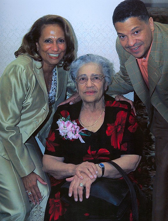 Helen Jones Woods, a trombonist and original member of the first integrated all-women jazz orchestra the International Sweethearts of Rhythm, ... Helen Jones Woods, a trombonist and original member of the first integrated all-women jazz orchestra the International Sweethearts of Rhythm, ...