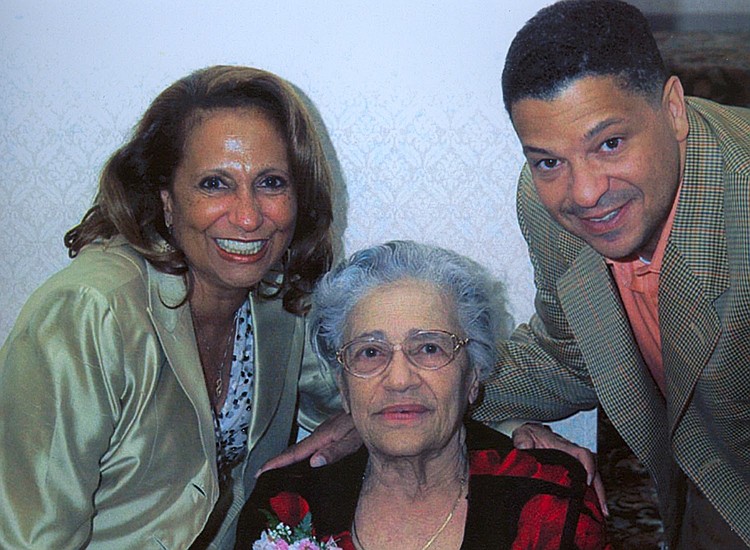 Helen Jones Woods Of International Sweethearts Of Rhythm Dies At 96 New York Amsterdam News The New Black View