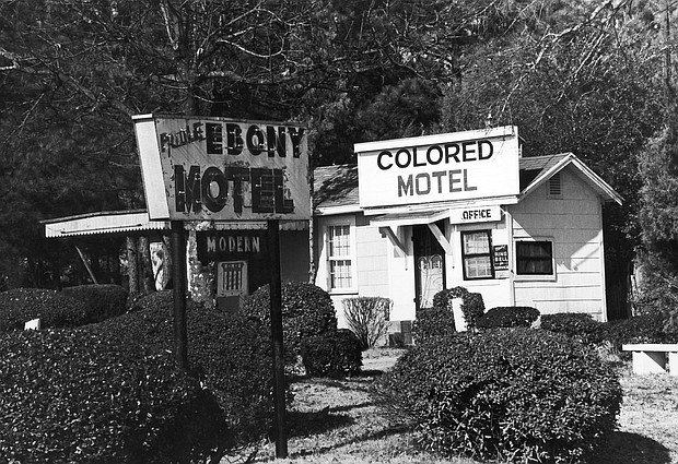 Circa 1962:  On The Road To Montgomery, In Alabama./Credit:	Jean-Phillipe CHARBONNIER/Masters/Gamma-Rapho via Getty Images