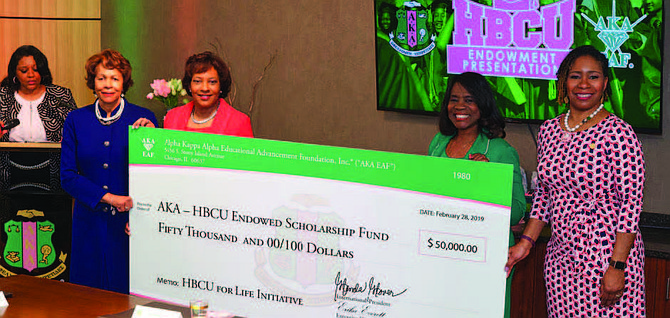 AKA International President and Chief Executive Officer, Dr. Glenda Glover (second from right) is joined by (l-r) former Bennett College President Dr. Phyllis Worthy Dawkins, AKA Mid Atlantic Regional
Director Jennifer King Congleton and Erika Everett, executive director, education advancement foundation at Alpha Kappa Alpha International Headquarters in Chicago for grant presentations to 32
HBCUs during Black History Month in 2019.