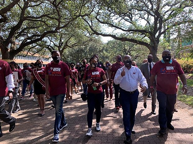 Mayor Turner marches down to the TSU polling location and is joined by TSU students and faculty.