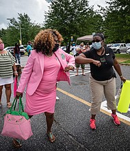 New analysis shows how women helped fuel a Biden fundraising surge.
Credit:	Andre Chung/The Washington Post/Getty Images