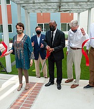 New Hope Housing Dale Carnegie Ribbon Cutting Ceremony.
From left: Mike Laster, Former Houston Council Member District J; Mack Fowler, Chairman Emeritus of New Hope Housing; Mayor Sylvester Turner; Ken Valach, Vice Chairman of New Hope Housing and CEO of Trammell Crow Residential; Leo Vasquez, Member of the TDHCA Governing Board; Joy Horak-Brown, President and CEO of New Hope Housing; Dillan Knudson, Houston Market CEO of BBVA; Sanford W. Criner, Jr., Chairman of New Hope Housing and Vice Chairman of CBRE; The Honorable Edward Pollard, Houston Council Member District J; and, The Honorable Gene Wu, State Representative District 137.