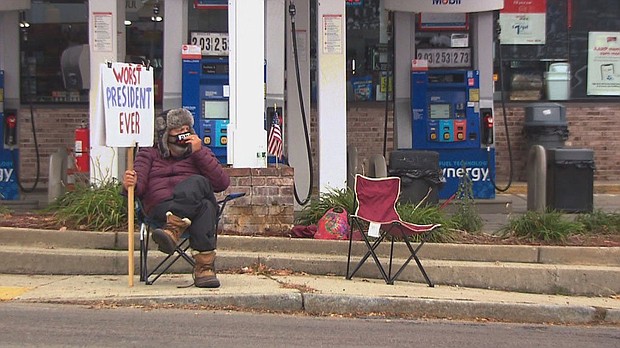 Bruce Archambault campaigns against President Donald Trump in Uxbridge, MA.
Credit:	WBZ