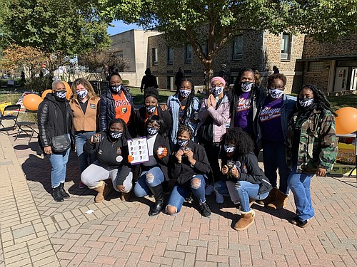 A group of senior students from the Baltimore Leadership School for Young Women (BLSYW) took it upon themselves to go ... A group of senior students from the Baltimore Leadership School for Young Women (BLSYW) took it upon themselves to go ...
