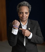 Hayley Orlinsky wanted to raise $200 for Chicago's Ann and Robert H. Lurie Children's hospital by making colorful rubber band bracelets.