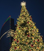 Holiday lights at Kanawha Plaza