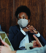 Since the start of the COVID-19 pandemic, scientists and other experts have debated whether the general public should wear face masks and whether these masks should be medical grade masks
or homemade face coverings.