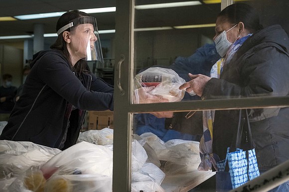 GetFoodNYC, the city’s emergency food program established to combat hunger related to the COVID-19 pandemic, has now distributed over 200 ... GetFoodNYC, the city’s emergency food program established to combat hunger related to the COVID-19 pandemic, has now distributed over 200 ...