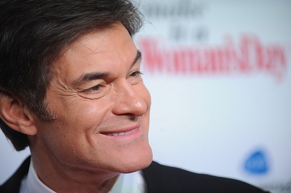 Dr. Mehmet Oz sprang into action and helped save a man who had collapsed at an airport Monday night.