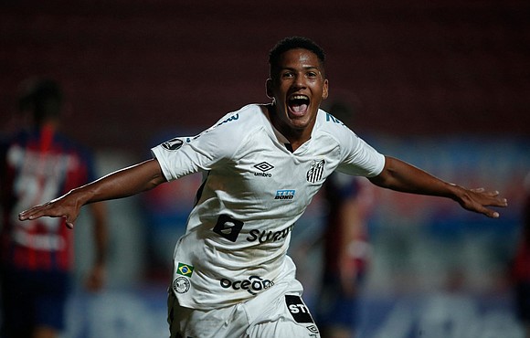 Santos forward Angelo Gabriel became the youngest goalscorer in Copa Libertadores history on Tuesday as he scored his side's final …