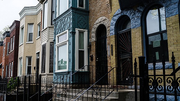 "L O V E L Y Oakland!" the house description began. It went on to give a slew of details …