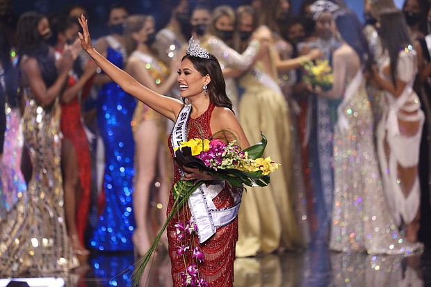 Miss Mexico Andrea Meza is crowned Miss Universe onstage at the Seminole Hard Rock Hotel and Casino on May 16 in Hollywood, Florida.
Mandatory Credit: Rodrigo Varela/Getty Images
