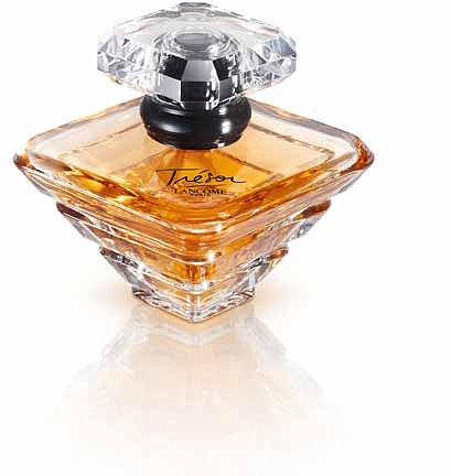 Lancôme Trésor, 2021 Hall of Fame Award recipient from The Fragrance Foundation (TFF).