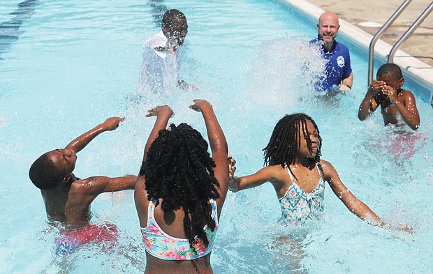 Making a splash/With the temperature reaching 95 degrees by noon on July 1, Mayor Levar M. Stoney and Chris Frelke, director of the city's Department of Parks, Recreation and Community Facilities, wrapped up a news conference a Hotchkiss Field Community Center in North Side by jumping in the pool - clothes, shoes, socks and all. Their actions tickled youngsters and the scene broke into a splash party.