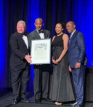 Houston Random Acts of Kindness Day Founders receive an official proclamation from Houston Mayor Sylvester Turner at the 2019 Annual Houston Humanitarian Awards.  From left to right: Houston City Councilman David Robinson, David and Treveia Dennis, and Mayor Sylvester Turner

Photo: Sherrie Handrinos