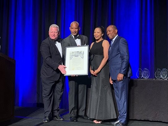 Houston Random Acts of Kindness Day Founders receive an official proclamation from Houston Mayor Sylvester Turner at the 2019 Annual Houston Humanitarian Awards. From left to right: Houston City Councilman David Robinson, David and Treveia Dennis, and Mayor Sylvester Turner
Photo: Sherrie Handrinos