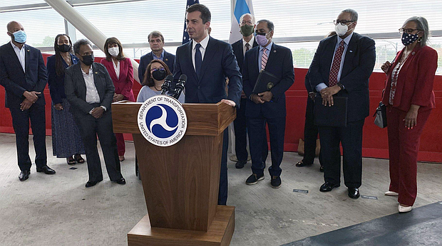 Secretary of Transportation Pete Buttigieg tours the 95th/Dan Ryan Red Line CTA station with Mayor Lori Lightfoot, CTA President Dorval Carter, Sens. Dick Durbin and Tammy Duckworth, and Democratic members of Illinois’ congressional delegation to promote President Joe Biden’s infrastructure plan on July 16, 2021. Image | Photo WTTW News