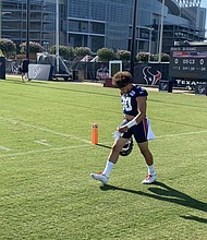 Texans running back Phillip Lindsay