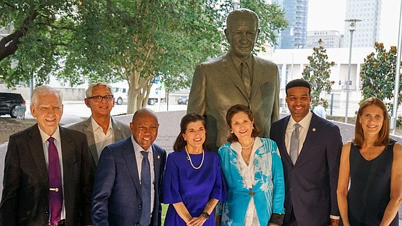 Mayor Sylvester Turner today accepted on behalf of the City of Houston a statue dedicated to America’s 36th President Lyndon …